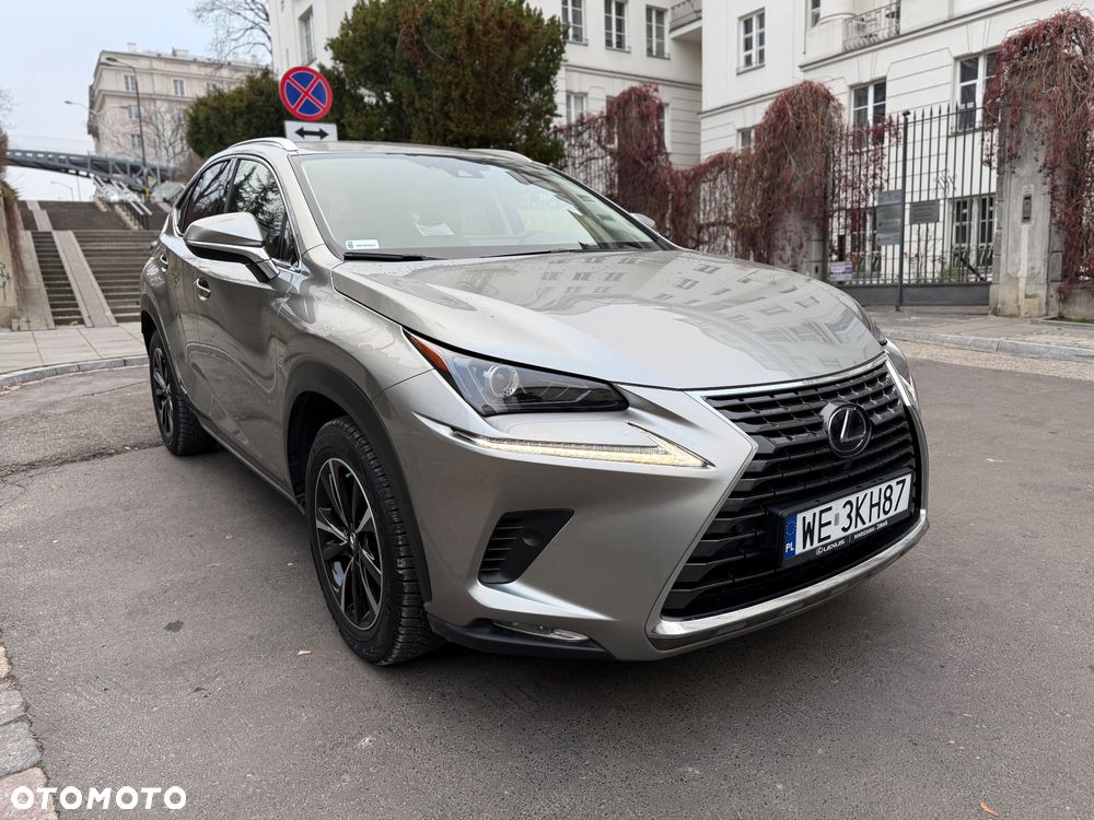 Lexus NX 300h Prestige AWD - 4