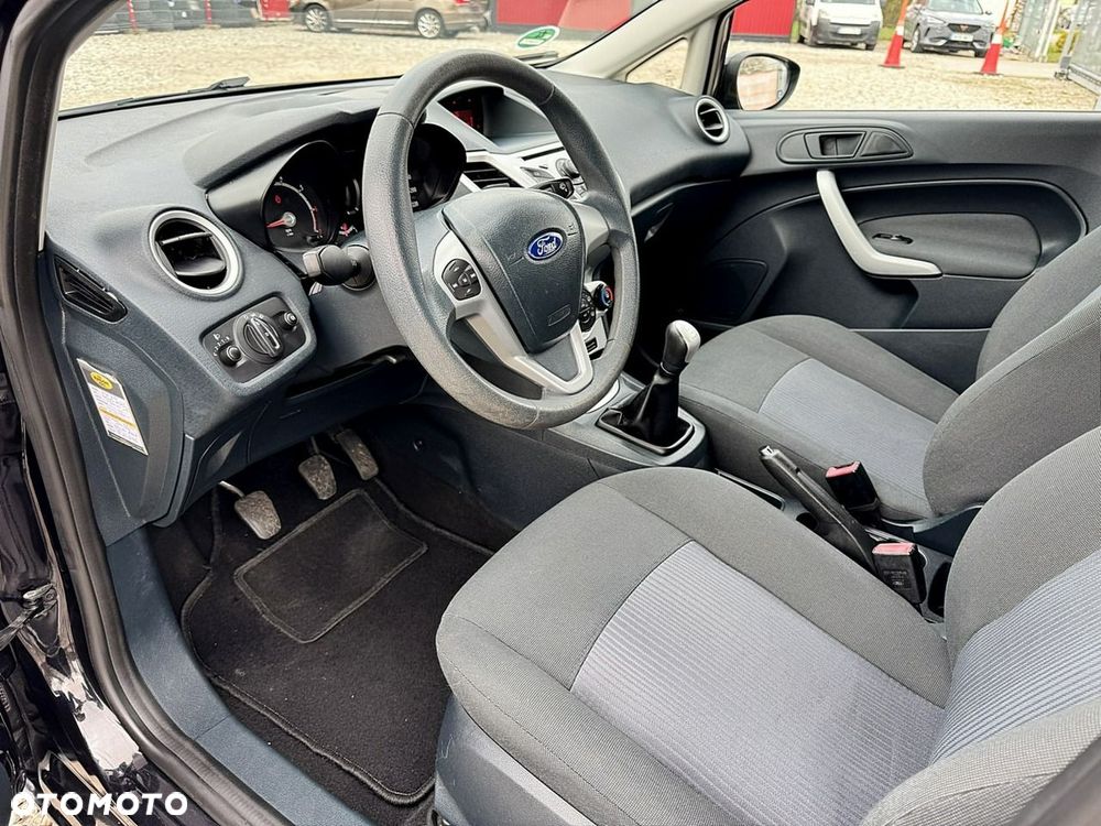 Ford Fiesta - 10