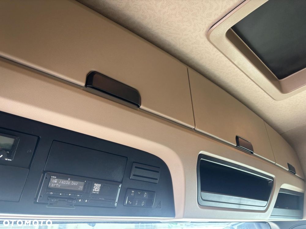 Mercedes-Benz Actros - 10