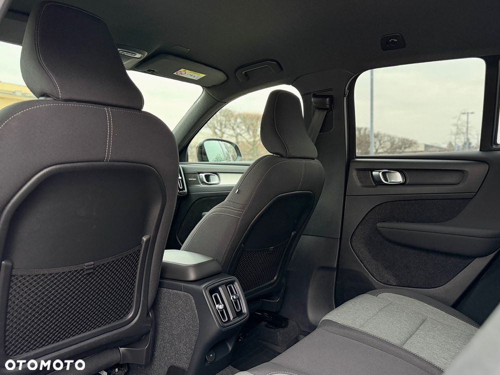 Volvo XC 40 T2 Plus Dark - 26