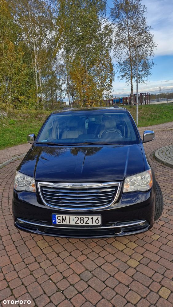 Chrysler Town & Country 3.6 Limited - 9