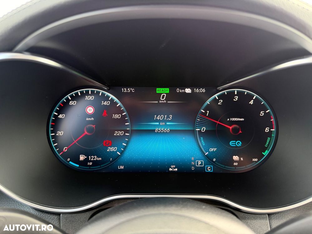 Mercedes-Benz GLC Coupe 300 de 4Matic 9G-TRONIC AMG Line - 24