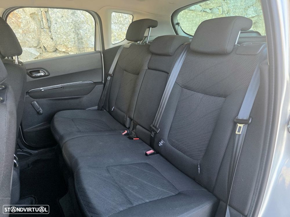 Peugeot 3008 1.6 HDi Premium JLL17 - 8