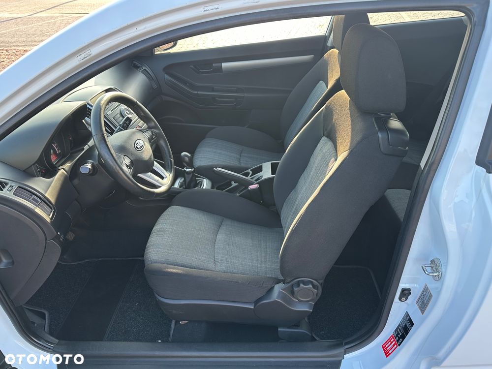 Kia ProCeed 1.4 M - 10