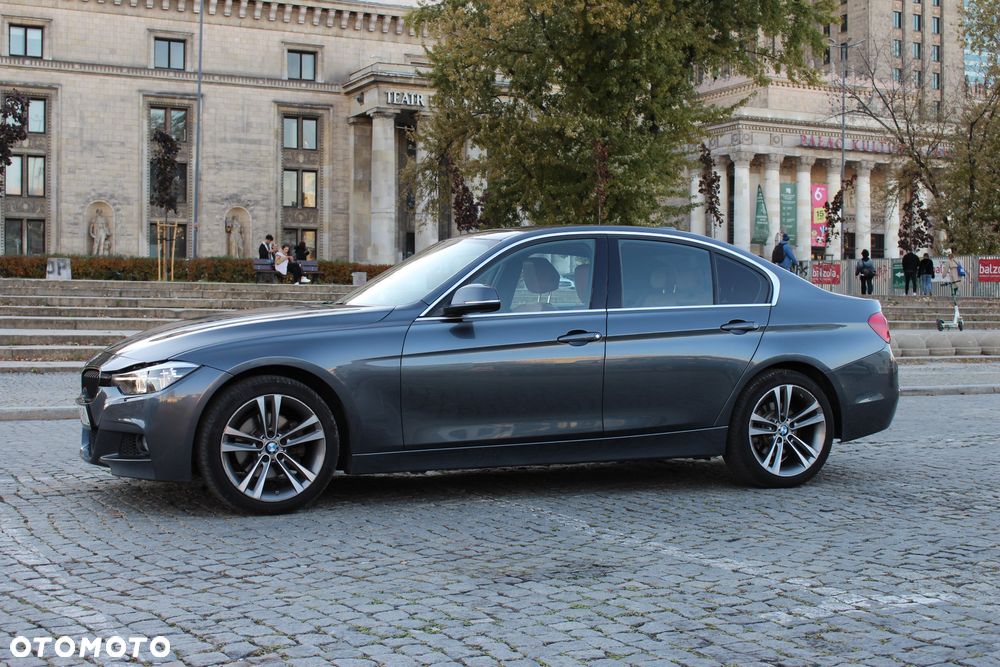 BMW Seria 3 330i xDrive Edition Luxury Line Purity - 11