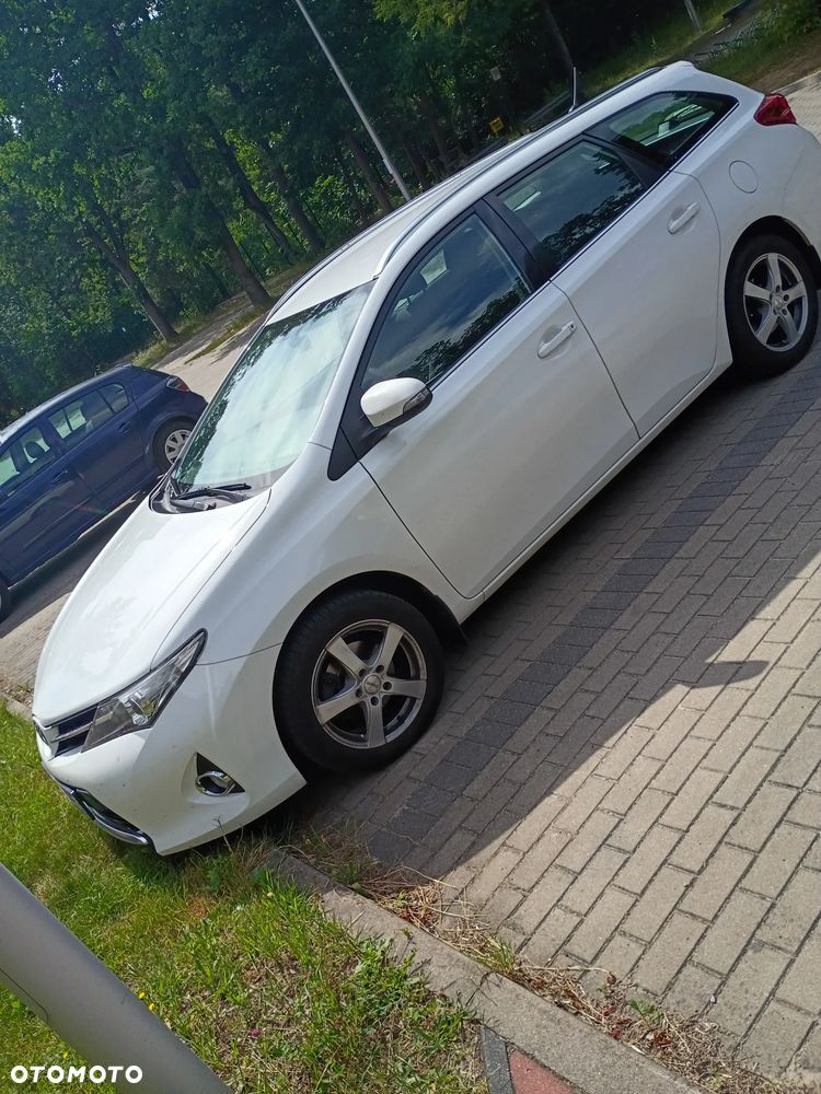 Toyota Auris 1.6 Premium - 6