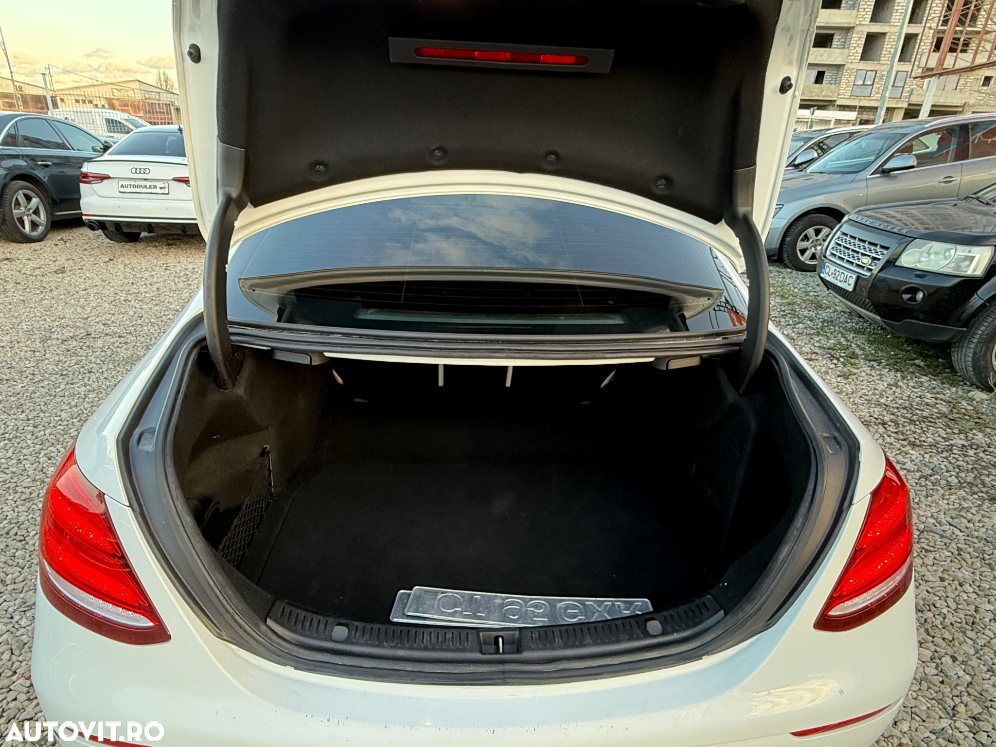 Mercedes-Benz E 220 d 9G-TRONIC AMG Line - 23