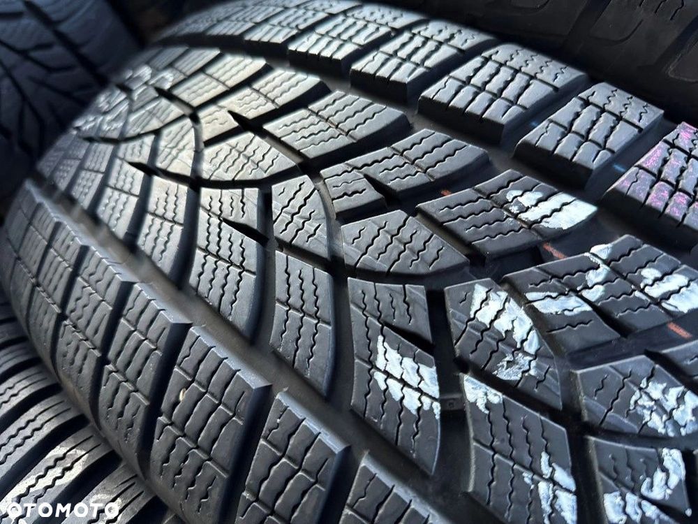 225/60r18 Goodyear UltraGrip_7,2mm_2szt_(338) - 4