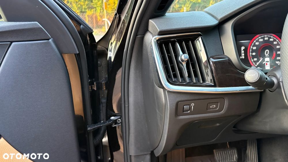 Volvo S90 D4 Momentum - 18