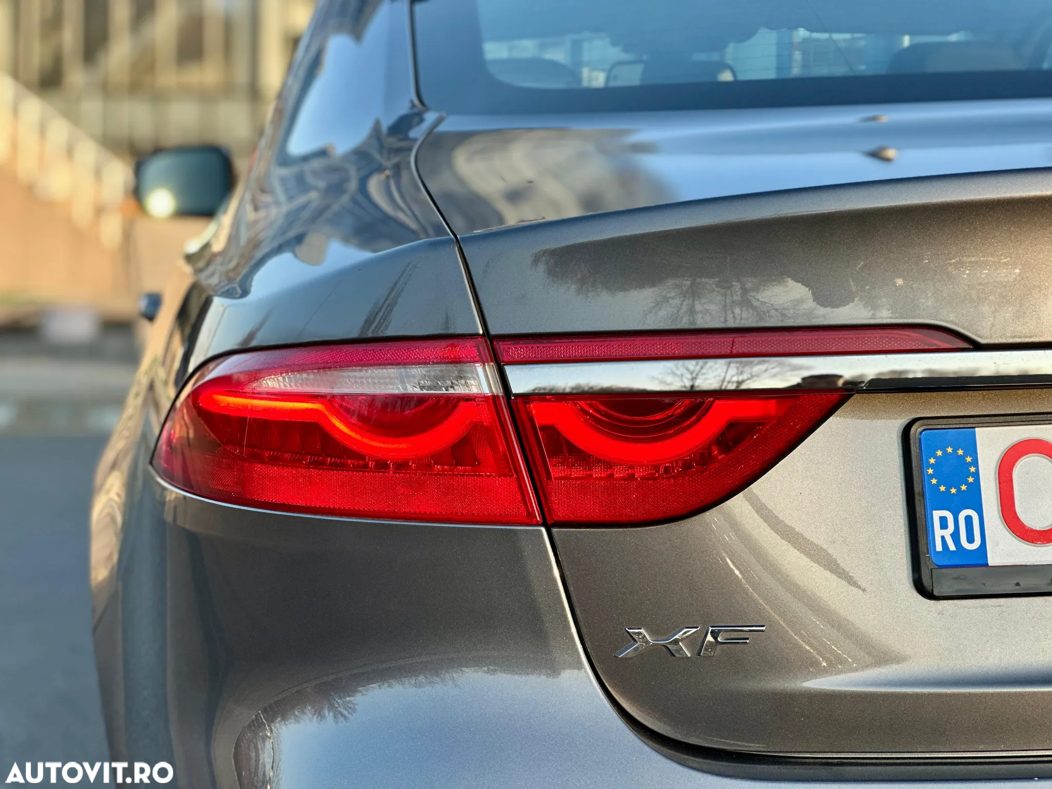 Jaguar XF 20d RWD E-Performance Portfolio - 29