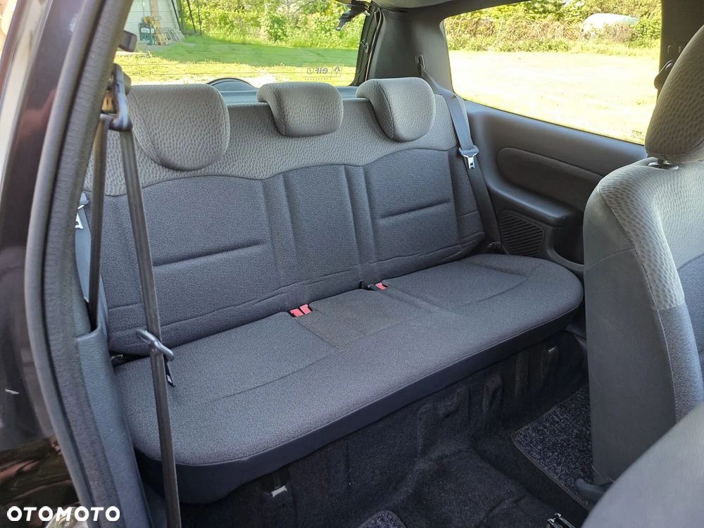 Renault Clio - 11