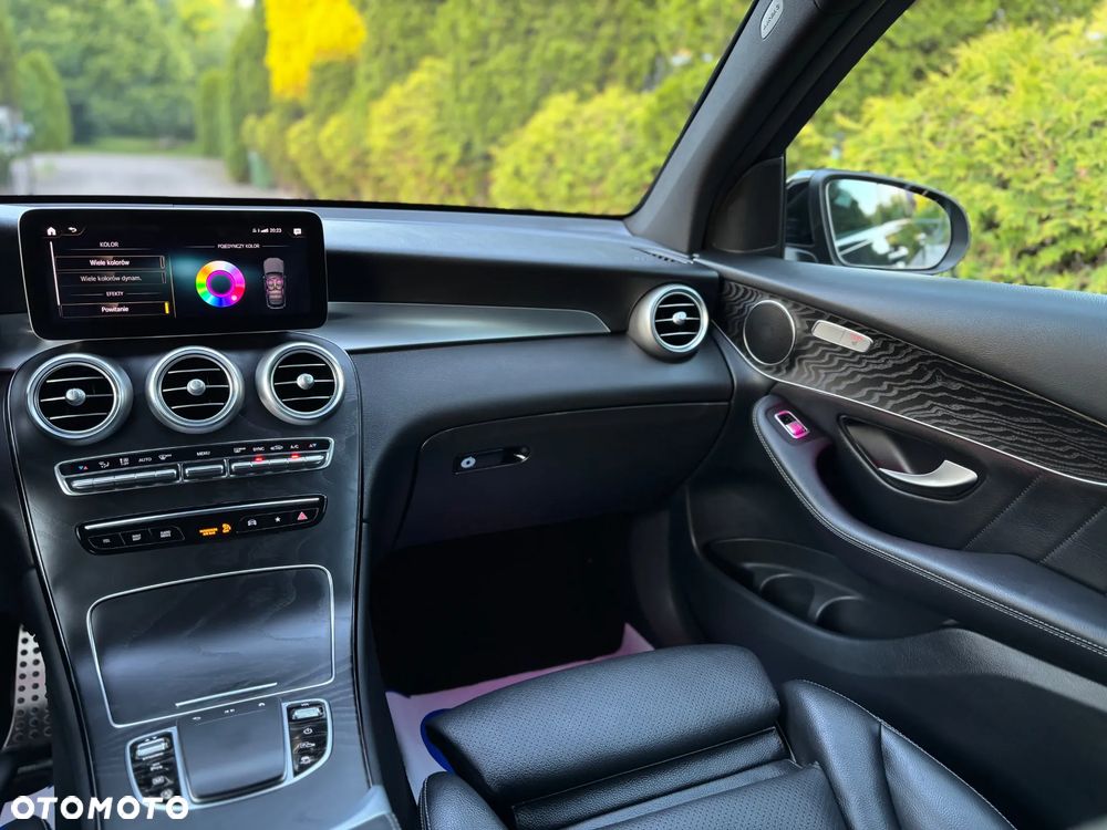 Mercedes-Benz GLC 200 4Matic 9G-TRONIC AMG Line - 21
