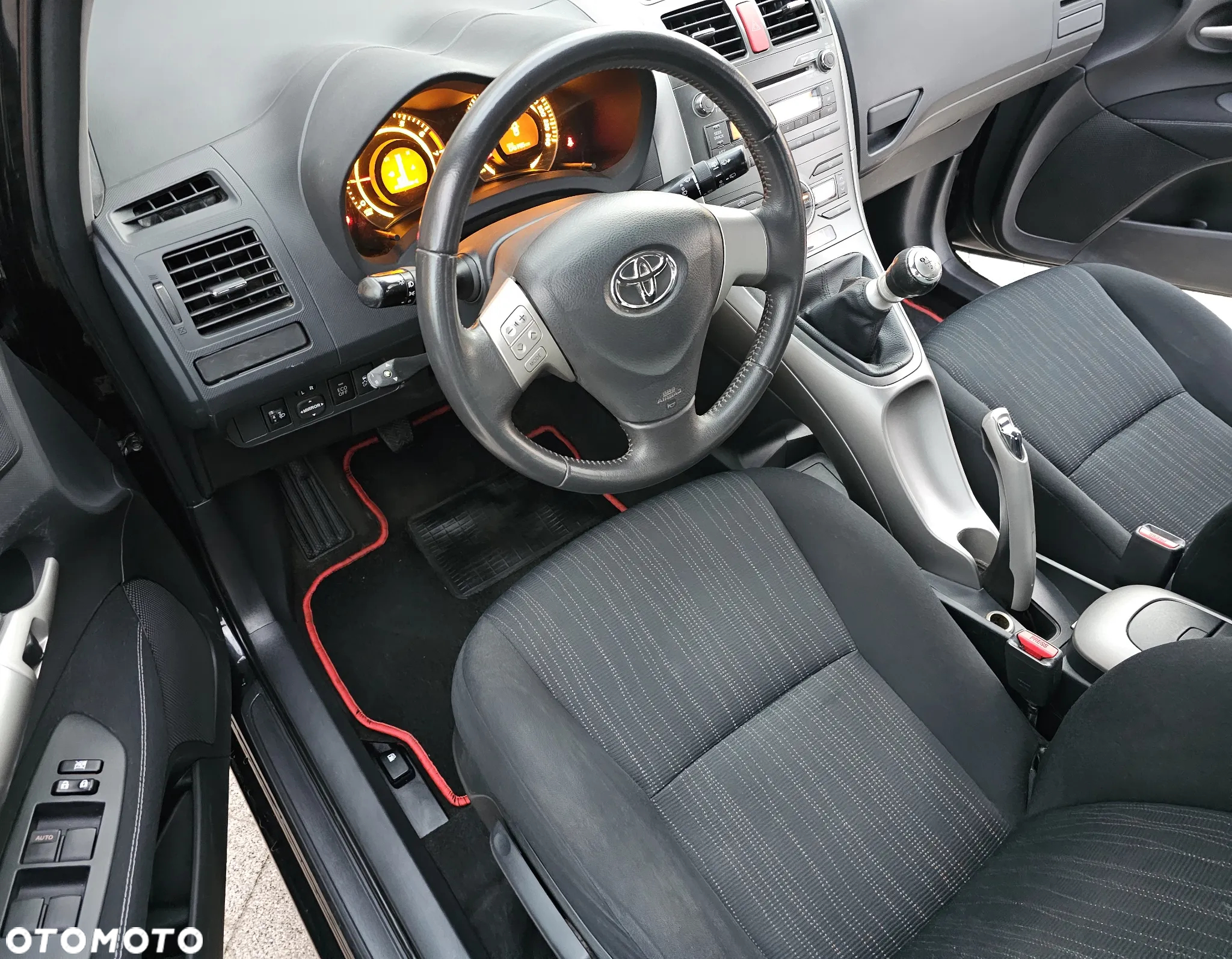 Toyota Auris 1.33 VVT-i Life - 2