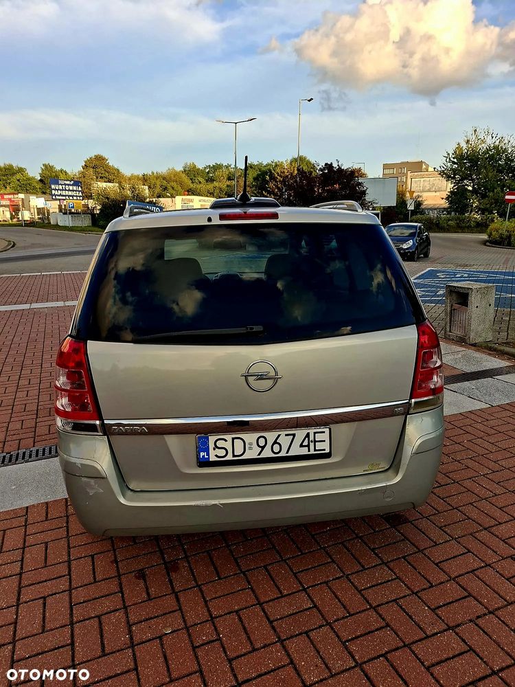 Opel Zafira 1.8 Cosmo - 9
