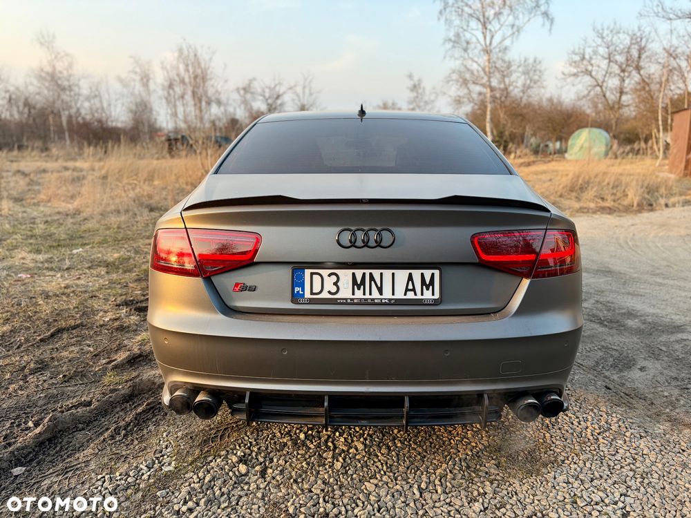 Audi S8 - 18