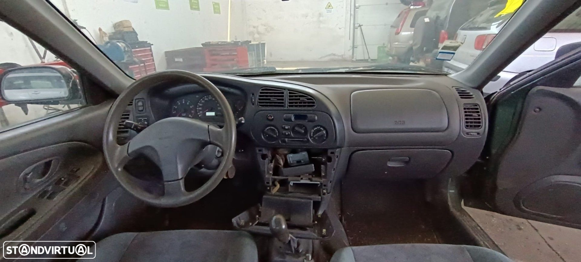 Mitsubishi Lancer 1.3i de 1999 disponível para peças - 6
