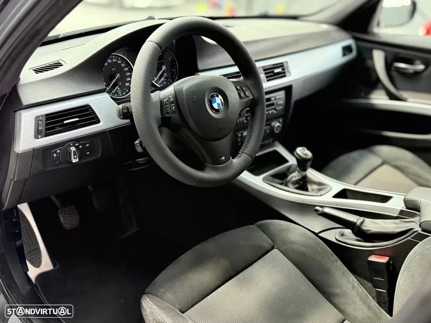 BMW 318 d Pack M - 24