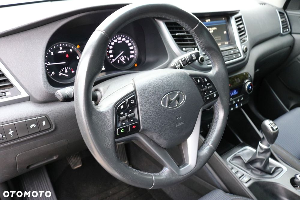 Hyundai Tucson 1.7 CRDI BlueDrive GO 2WD - 24