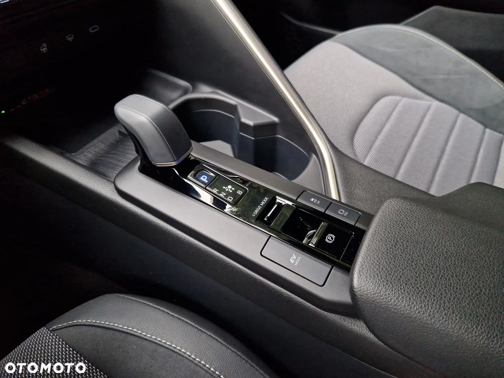 Toyota C-HR 2.0 Hybrid Dynamic Force Executive - 24