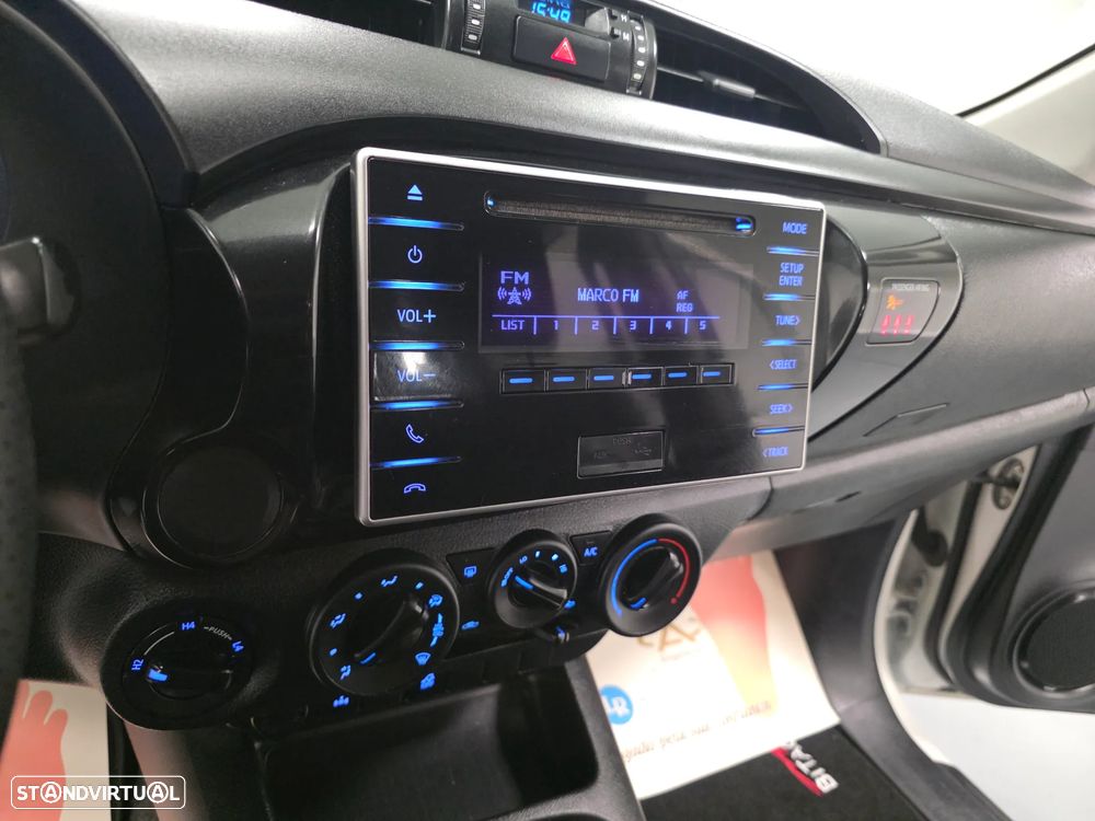 Toyota HILUX 2.4 D-4D 4WD CD CH - 52