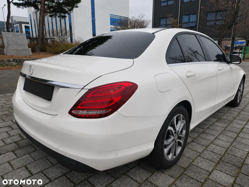 Mercedes-Benz Klasa C 250 9G-TRONIC Exclusive - 3