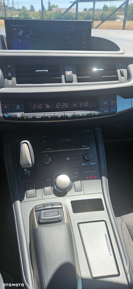 Lexus CT ver-200h-executive-line - 7