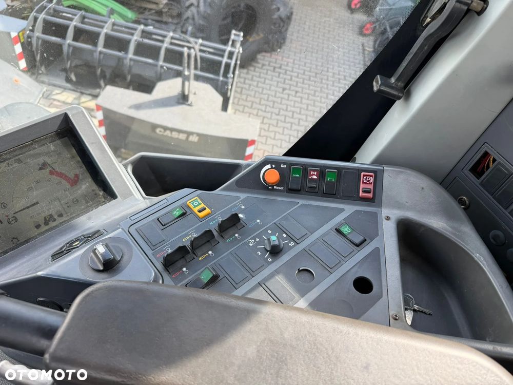 Claas xerion 3800 fendt 939   3300 - 34