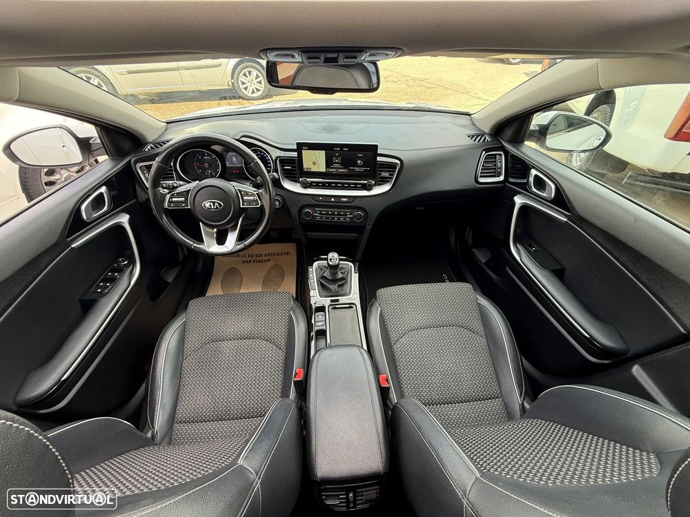 Kia Ceed SW 1.6 CRDi MHEV Drive+SRF - 16