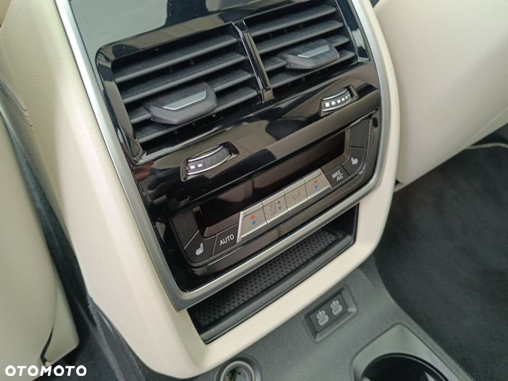 BMW X7 - 35