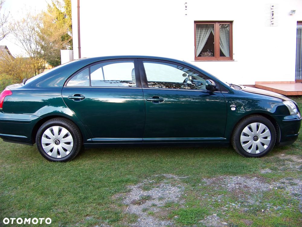 Toyota Avensis 2.0 D-4D - 11