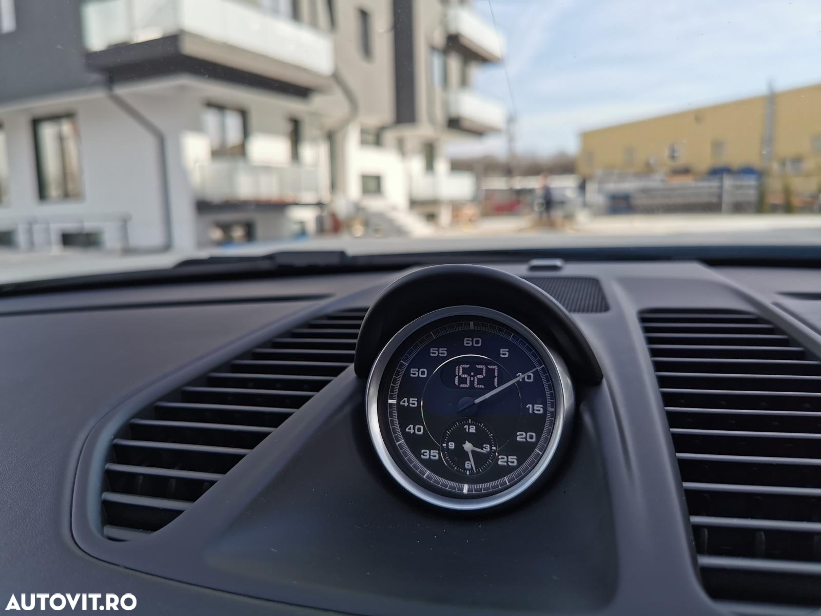 Porsche 911 Carrera 4 GTS Cabriolet PDK - 19