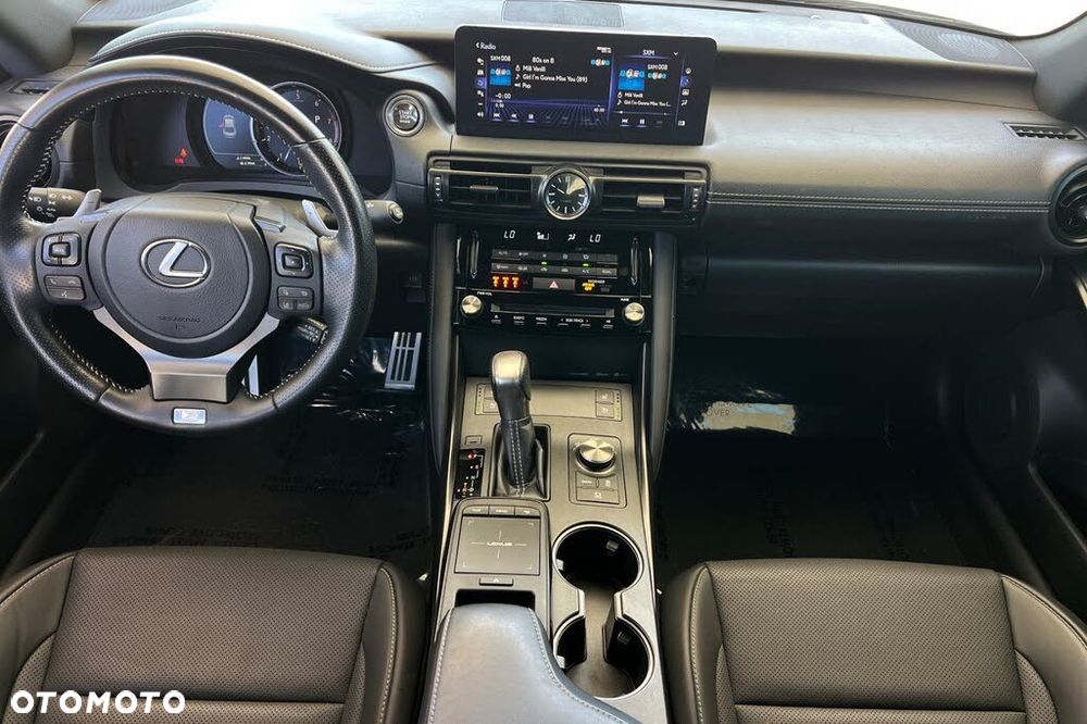 Lexus IS 200t / 300 F Sport - 9