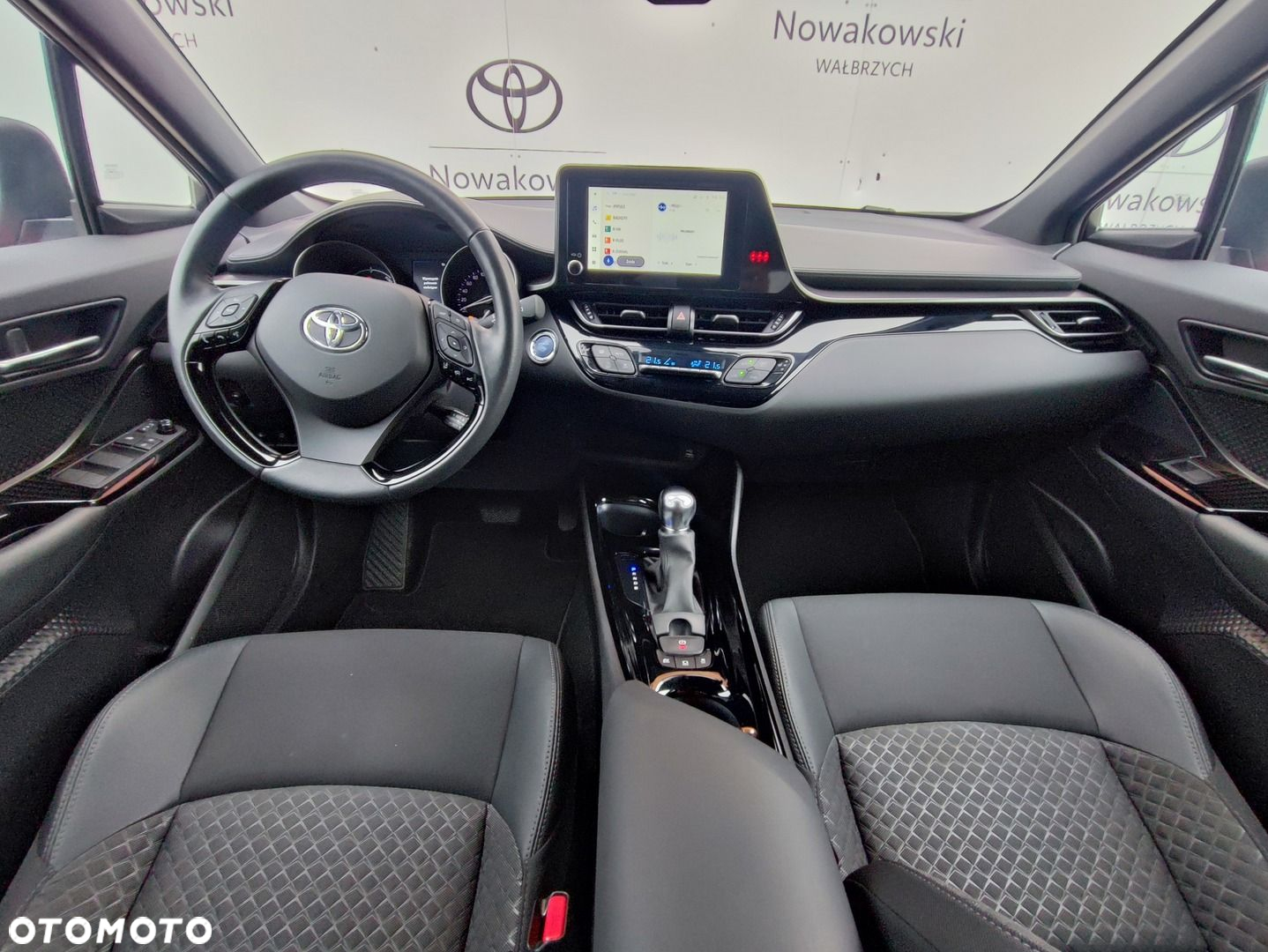Toyota C-HR - 11