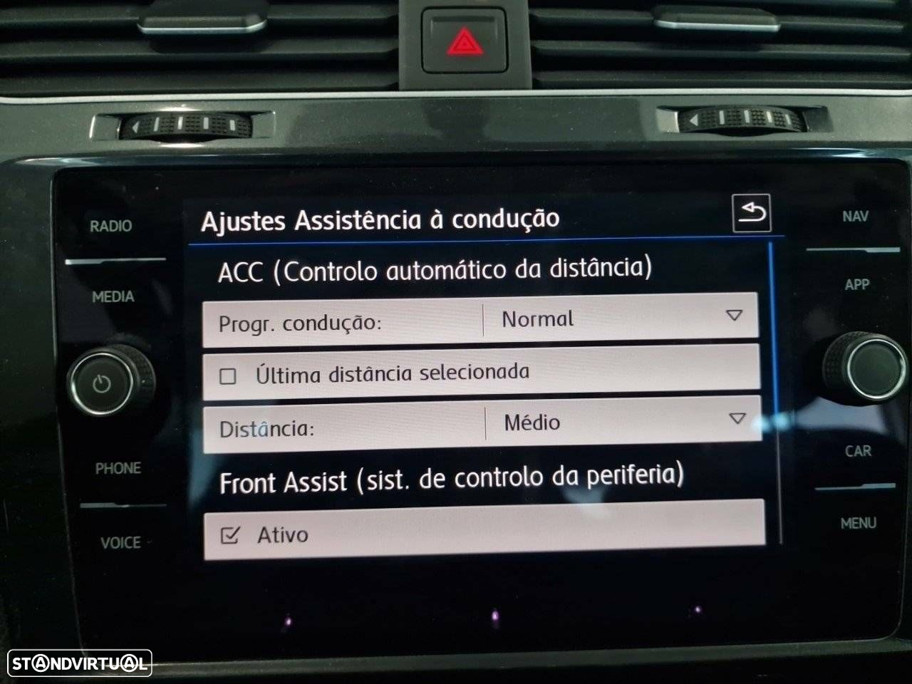 VW Golf Variant 1.6 TDi Confortline - 16