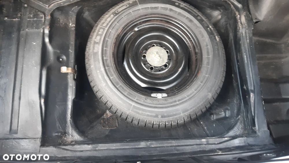 Mercedes-Benz W123 - 33