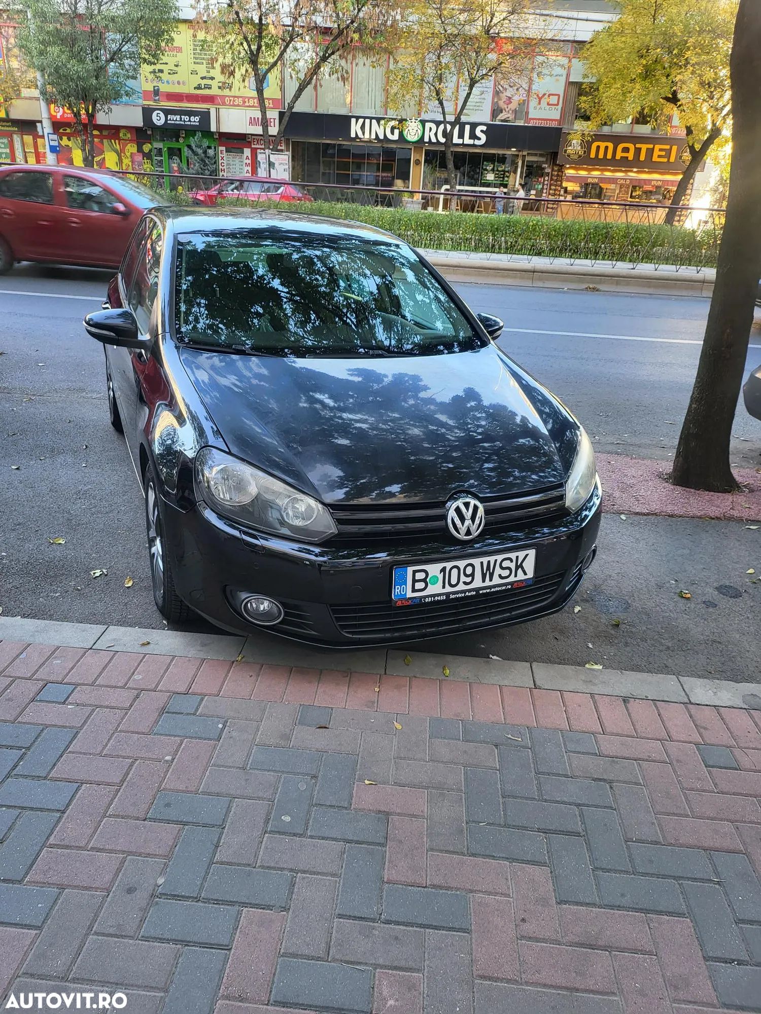 Volkswagen Golf - 1