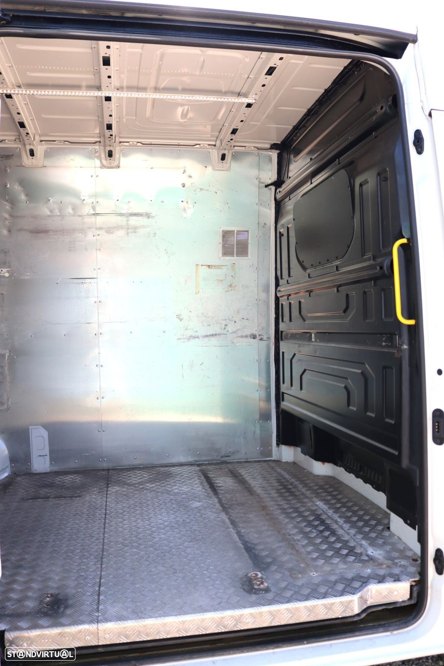 VW Crafter 2.0TDi 140cv L2H2 C/Iva Incluído - 11