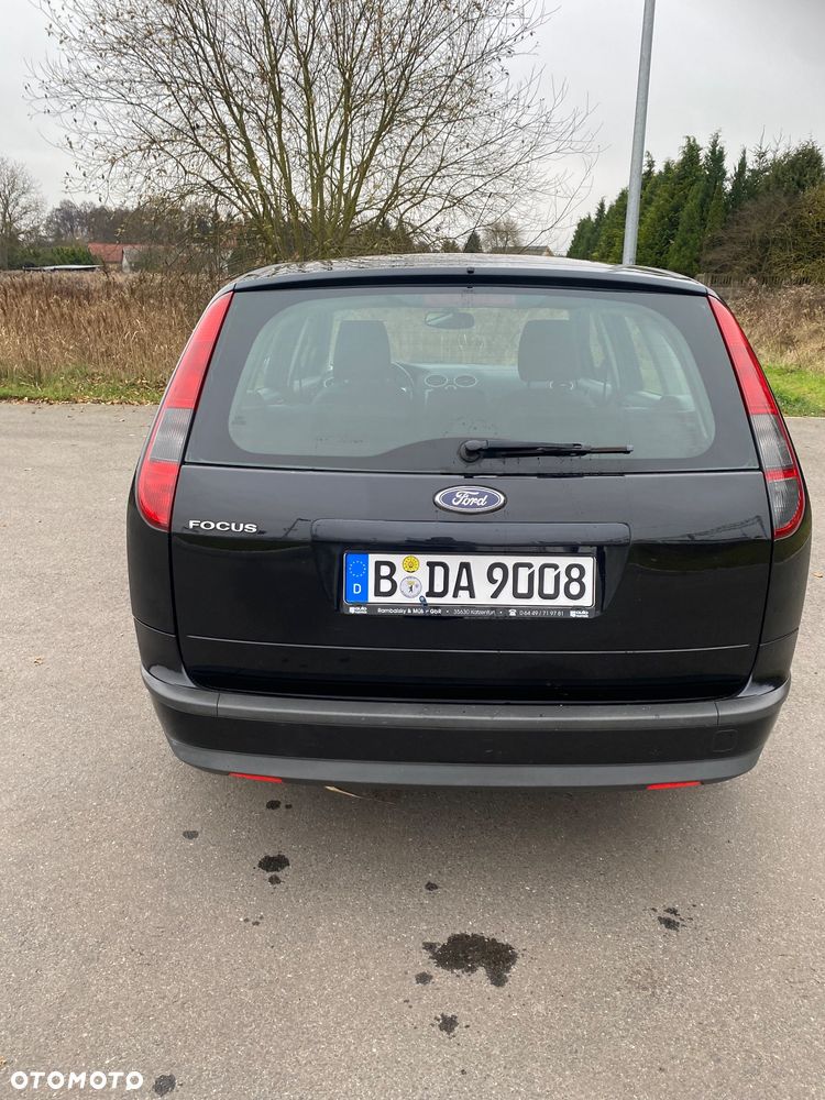 Ford Focus 2.0 16V Titanium - 11