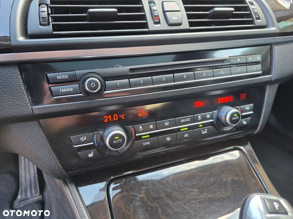 BMW Seria 5 528i xDrive Sport-Aut - 16