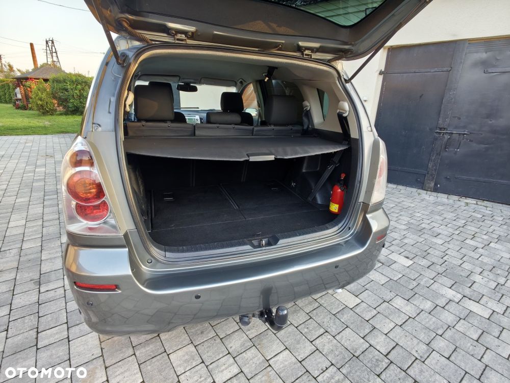 Toyota Corolla Verso - 7