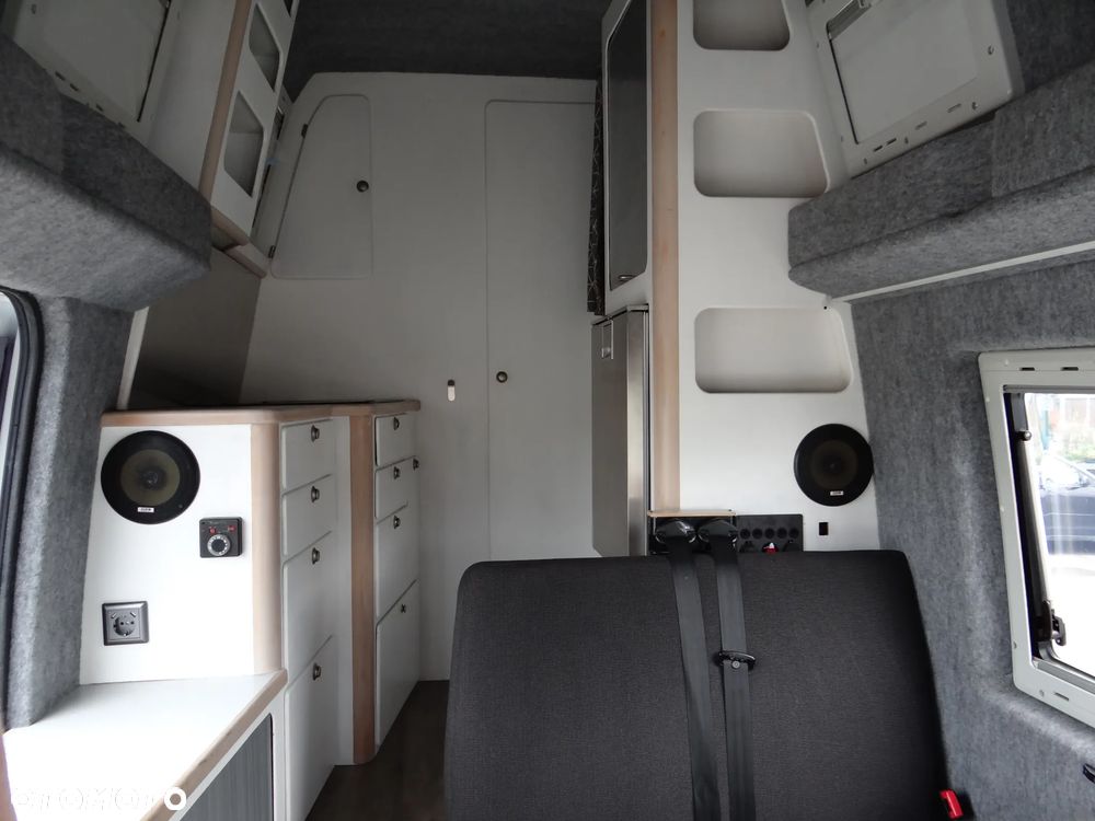 Mercedes-Benz SPRINTER - 14