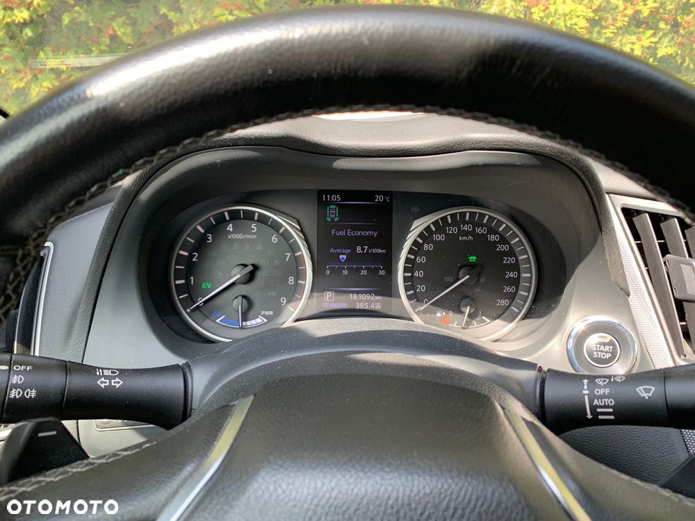 Infiniti Q50 Hybrid Sport Tech - 10