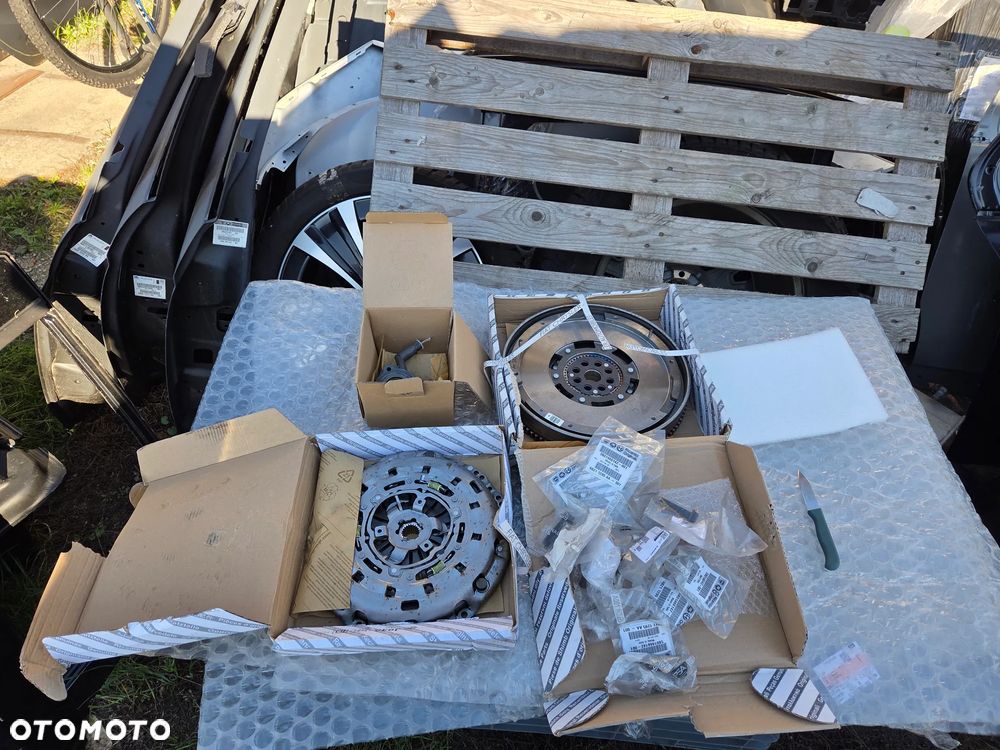 zestaw sprzęgła Fiat Ducato III Citroën Jumper II Peugeot Boxer II 3.0 HDi Multijet 1628940780 504088657 0532R3 5802509914 1671043580 5802509911 1611272980 - 3