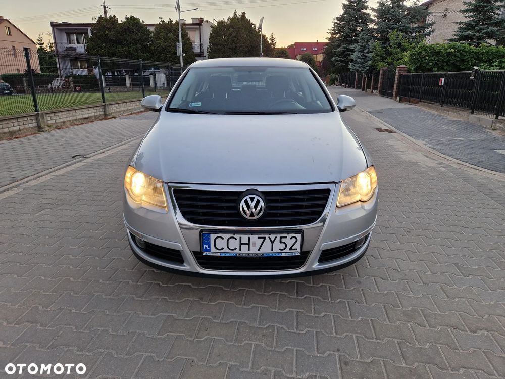 Volkswagen Passat 2.0 TDI Comfortline - 11
