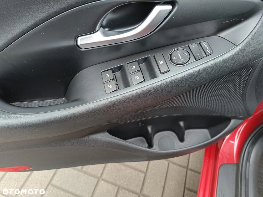 Hyundai i30 1.4 Premium - 17