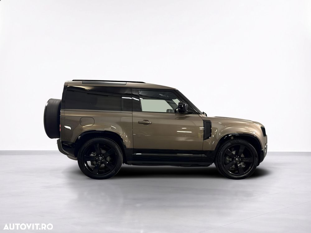 Land Rover Defender - 7