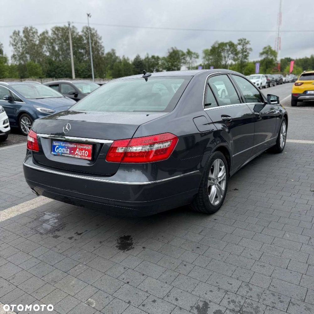 Mercedes-Benz Klasa E - 9