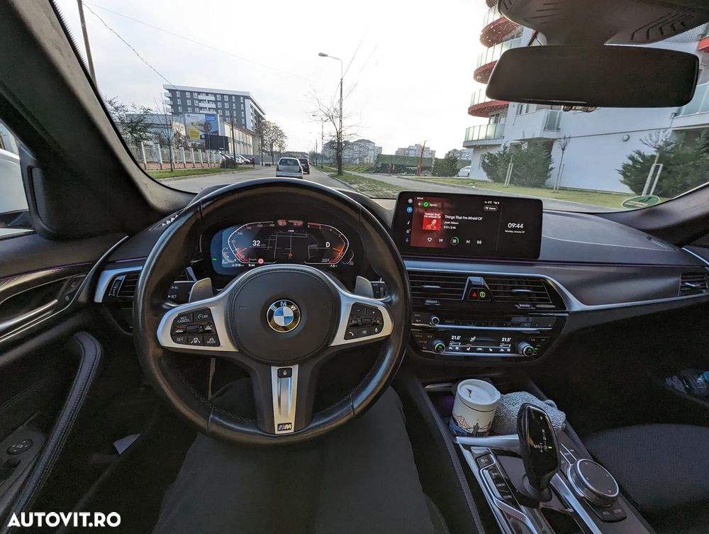 BMW Seria 5 530d xDrive AT MHEV - 2