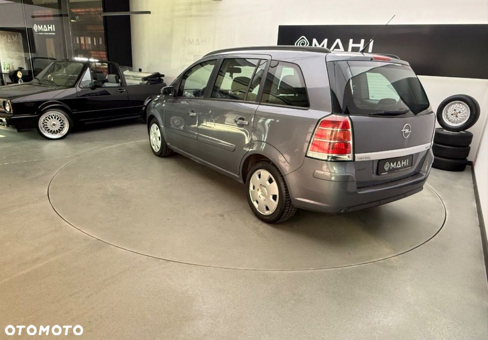 Opel Zafira - 9