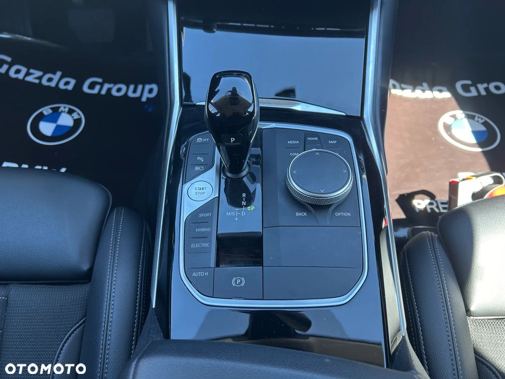 BMW Seria 3 320e xDrive Sport Line - 31